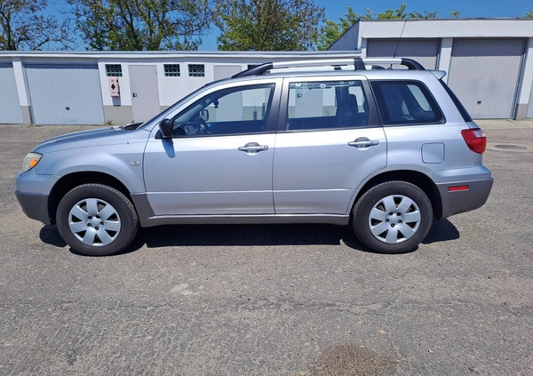 Mitsubishi Outlander cena 15900 przebieg: 300000, rok produkcji 2006 z Sulęcin małe 92